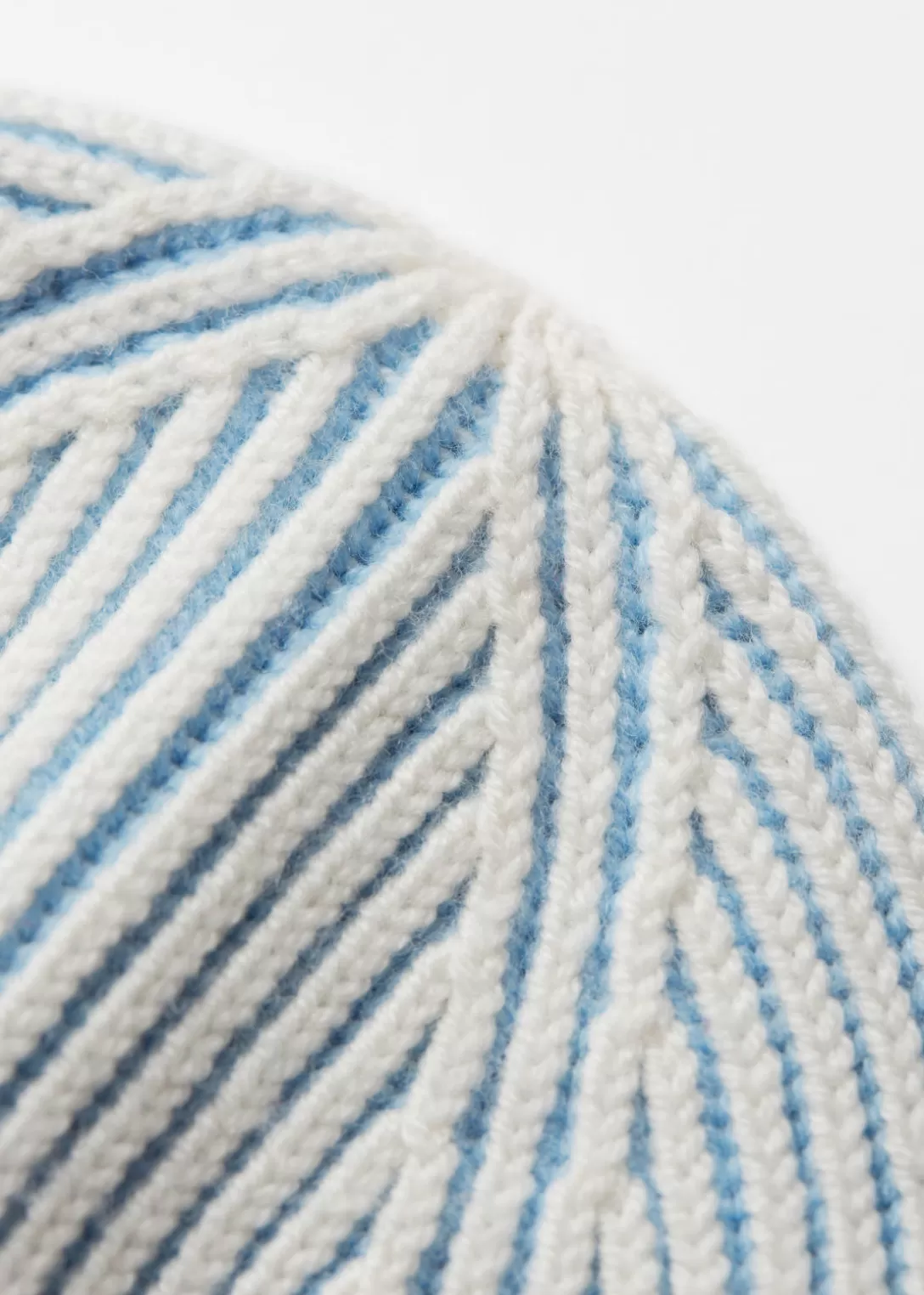 & Other Stories Bonnet En Laine Bicolore Bleu clair Flash Sale