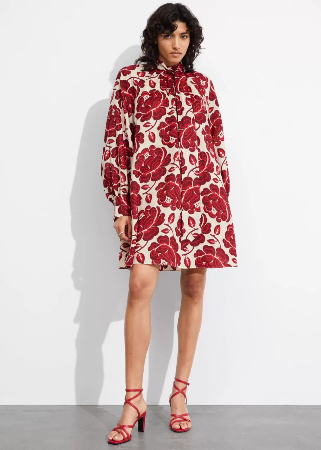 & Other Stories Robe Courte Avec Lien à L’encolure Motif fleuri rouge Cheap