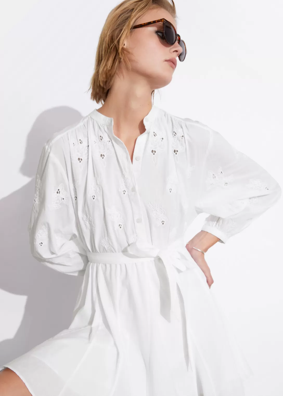 & Other Stories Robe Courte Brodée Blanc brodé Shop